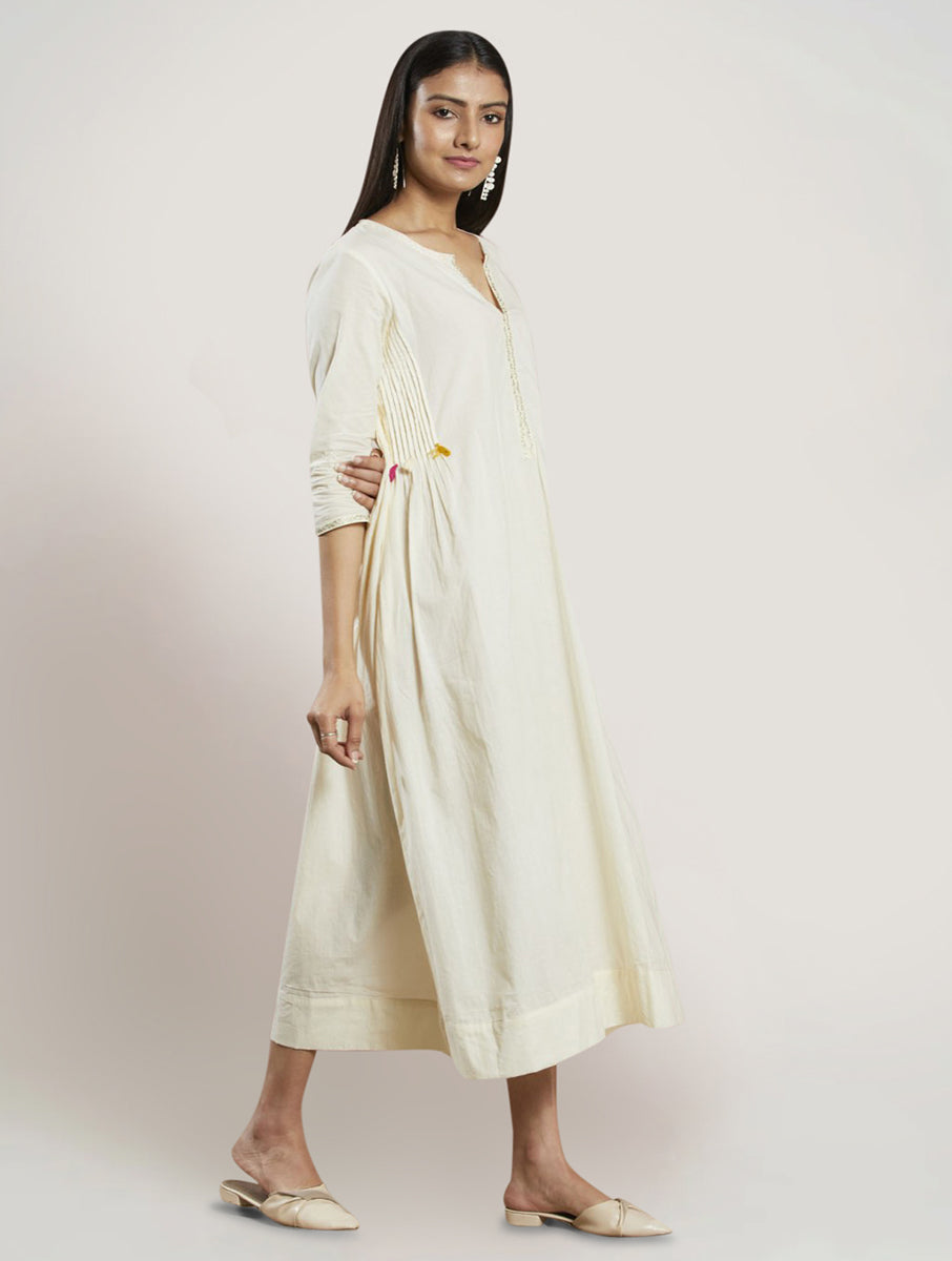 Off White Hand Embroidered Cotton Kurta