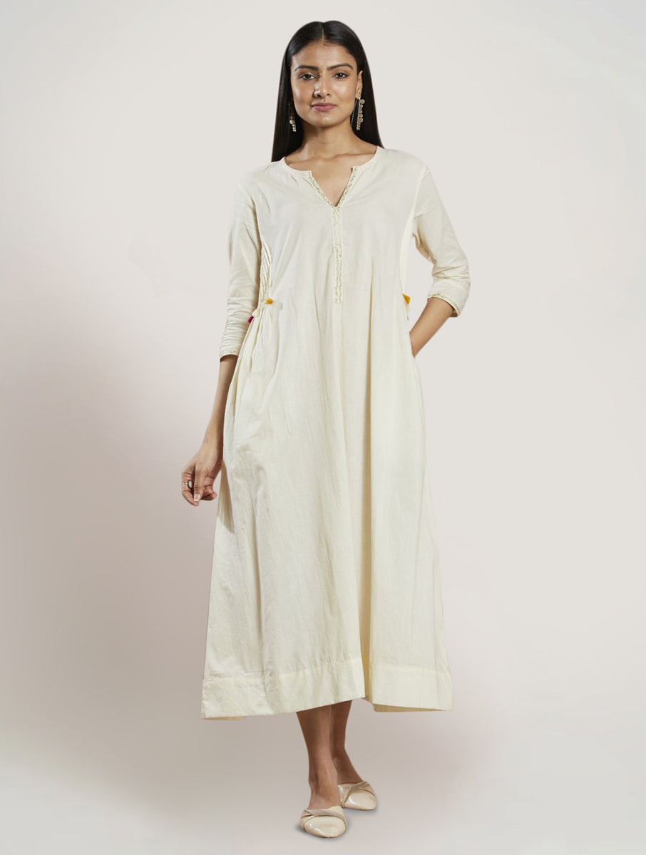 Off White Hand Embroidered Cotton Kurta