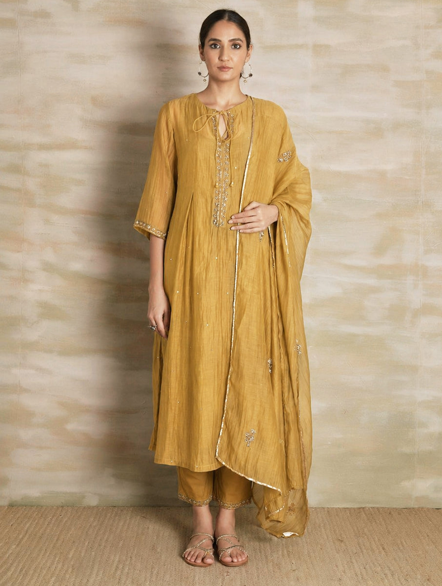 Naqsh Yellow Box Pleat  Kurta set of 3