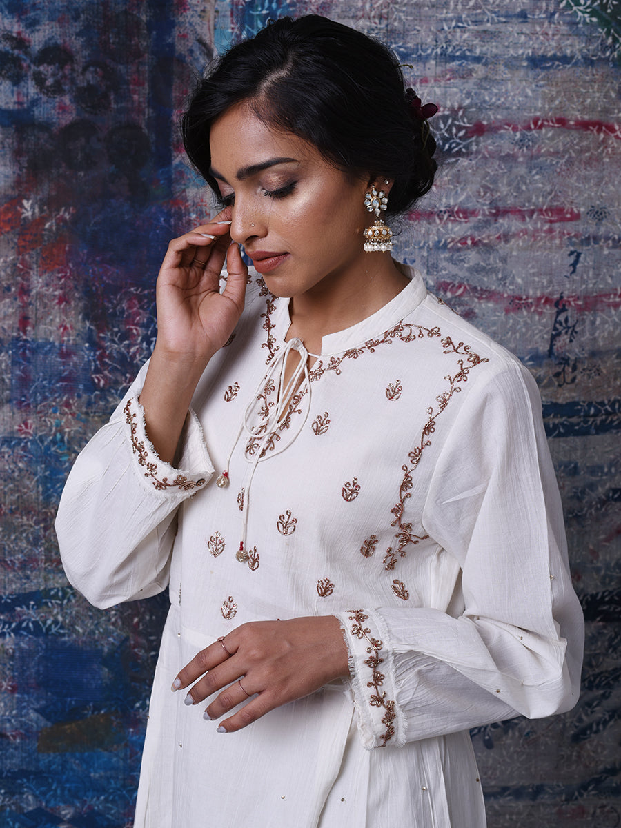 Ahjaza Collar Kurta, Pant Set