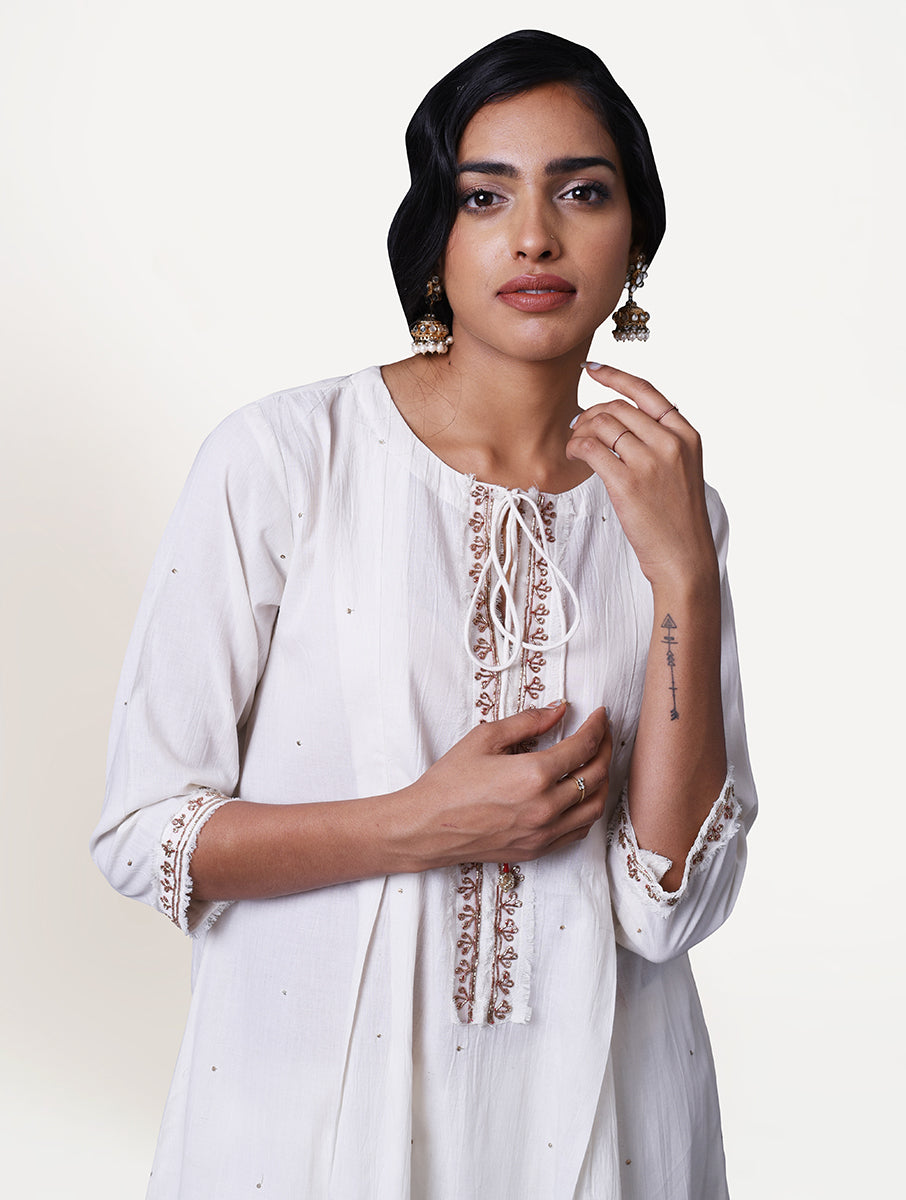 Ehjaza Box Pleat Kurta